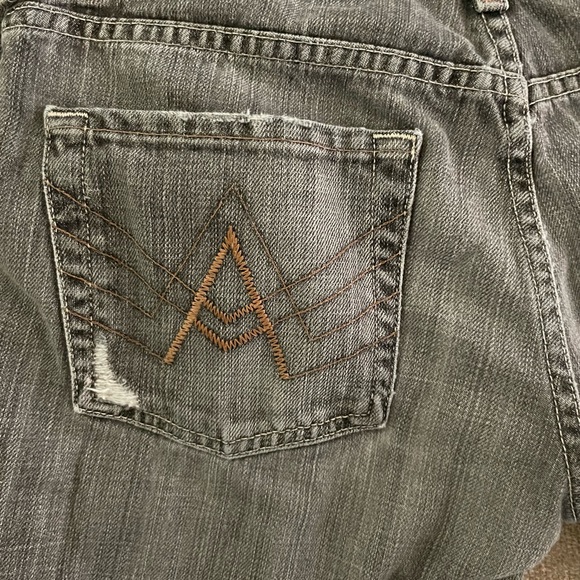 A Pocket 7FAM distressed 7 for all Mankind Jeans - Picture 3 of 7
